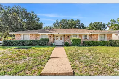 1400 Moss Rose Circle, Irving, TX 75061 - Photo 1