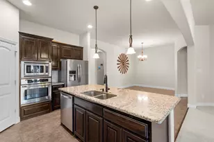 913 Abbey Ln, Midlothian, TX 76065 - Photo 3