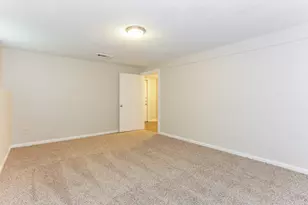 917 Montclair Dr, Garland, TX 75040 - Photo 9