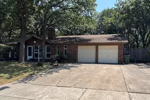 1233 Kathryn St, Hurst, TX 76053 - Photo 3