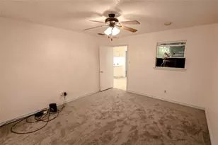 1233 Kathryn St, Hurst, TX 76053 - Photo 7