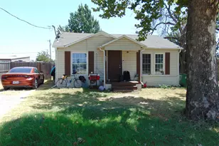 807 Chestnut St, Aubrey, TX 76227 - Photo 1