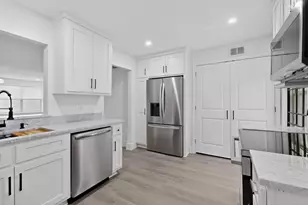 7708 Royal Ln, Dallas, TX 75230 - Photo 17