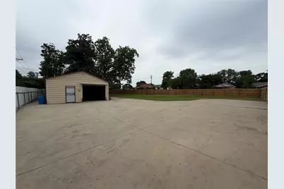 1264 E Maddox Avenue, Fort Worth, TX 76104 - Photo 13