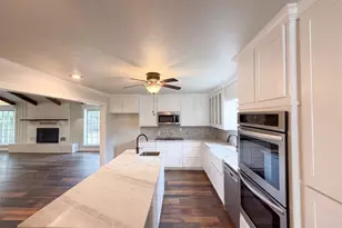 923 S Lindsay St, Gainesville, TX 76240 - Photo 17