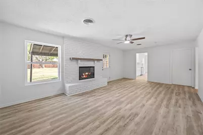 5748 Wimbleton Way, Fort Worth, TX 76133 - Photo 17