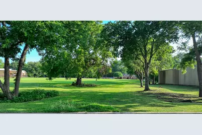 723 E Main Street, Lancaster, TX 75146 - Photo 11