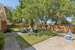 11555 Cromwell Cir, Dallas, TX 75229 - Photo 27