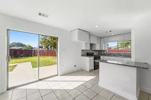 7326 Boisenberry Ln, Dallas, TX 75249 - Photo 9
