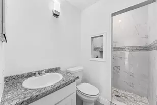 7326 Boisenberry Ln, Dallas, TX 75249 - Photo 17