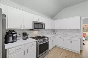 409 Springtree Rd, Lake Dallas, TX 75065 - Photo 17