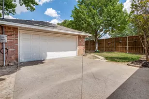 2702 Duval Dr, Dallas, TX 75211 - Photo 25