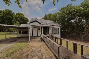 2009 Kingsley Dr, Dallas, TX 75216 - Photo 1