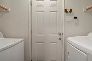 8570 Bearden Ln, Dallas, TX 75227 - Photo 25