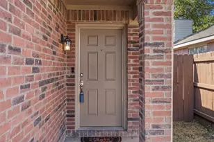 8570 Bearden Ln, Dallas, TX 75227 - Photo 5