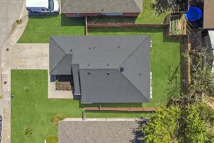8570 Bearden Ln, Dallas, TX 75227 - Photo 29