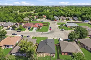 8570 Bearden Ln, Dallas, TX 75227 - Photo 33