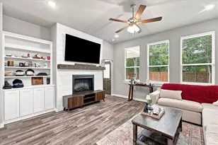 1001 Oak Valley Rd, Burleson, TX 76028 - Photo 5