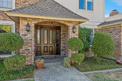 3901 Diamond Loch W, North Richland Hills, TX 76180 - Photo 3