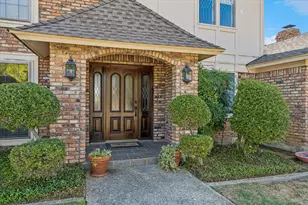 3901 Diamond Loch W, North Richland Hills, TX 76180 - Photo 3