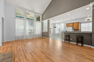 2405 Moon Dance Ct, Arlington, TX 76001 - Photo 3