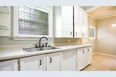 714 S Winnetka Avenue, Dallas, TX 75208 - Photo 9