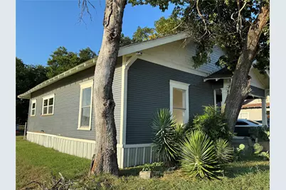 214 W Westhill Drive, Cleburne, TX 76033 - Photo 1