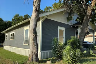 214 W Westhill Dr, Cleburne, TX 76033 - Photo 1