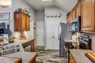 136 Alyssa Ct, Weatherford, TX 76085 - Photo 9