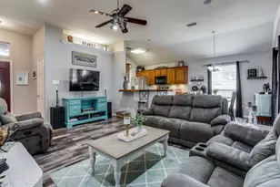 136 Alyssa Ct, Weatherford, TX 76085 - Photo 5