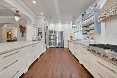 860 N Bailey Avenue, Fort Worth, TX 76107 - Photo 9