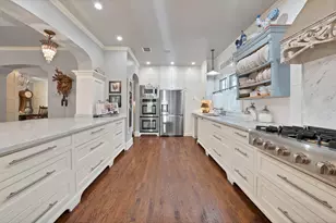 860 N Bailey Ave, Fort Worth, TX 76107 - Photo 9