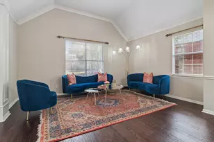 305 Andre Dr, Irving, TX 75063 - Photo 5