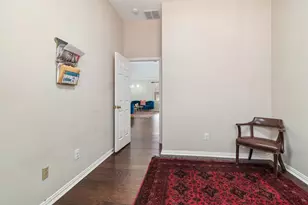 305 Andre Dr, Irving, TX 75063 - Photo 25