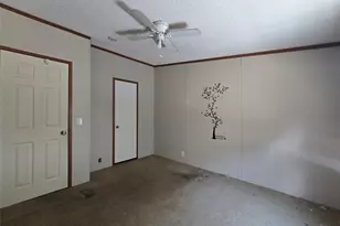 3003 Hilltop Rd, Granbury, TX 76048 - Photo 3