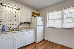 2102 SE 10th St, Mineral Wells, TX 76067 - Photo 9