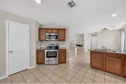 1518 Illinois Avenue, Lancaster, TX 75134 - Photo 7