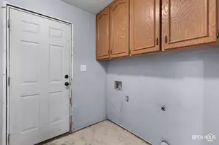 206 E Summit Ave, Electra, TX 76360 - Photo 25