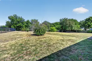 1226 Ranch Valley Dr, DeSoto, TX 75115 - Photo 35