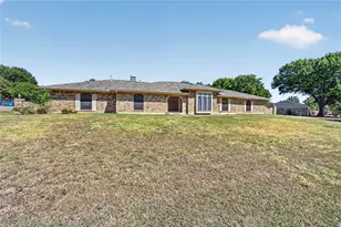 1226 Ranch Valley Dr, DeSoto, TX 75115 - Photo 3