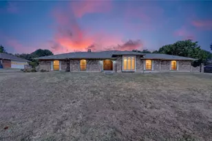 1226 Ranch Valley Dr, DeSoto, TX 75115 - Photo 1