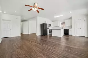 2640 Pioneer Bluffs Rd, Balch Springs, TX 75181 - Photo 5