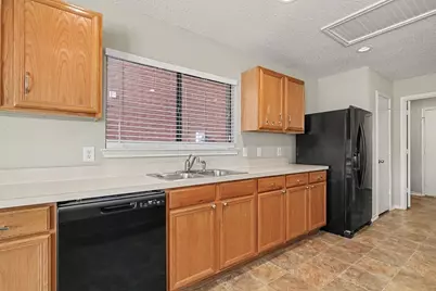 5233 Blue Circle, Haltom City, TX 76137 - Photo 5