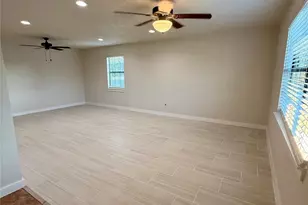 739 W Pine St, Jacksboro, TX 76458 - Photo 3