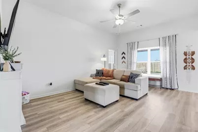 916 American Flyer Boulevard, Fort Worth, TX 76108 - Photo 7