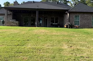 2371 Country Club Road W, Longview, TX 75602 - Photo 1