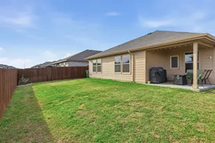 613 Whitecomb Ln, Justin, TX 76247 - Photo 31