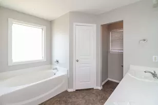 911 Joshua Dr, Burleson, TX 76028 - Photo 13