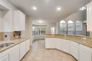 917 Tara Dr, Burleson, TX 76028 - Photo 11