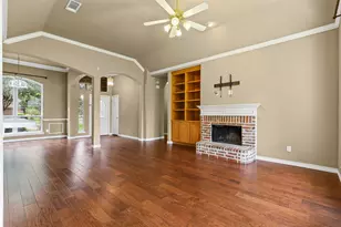 1612 Twin Oaks Dr, Cleburne, TX 76033 - Photo 9